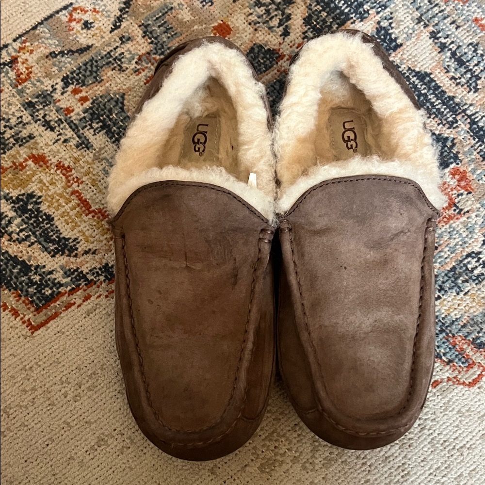 UGG Ascott Chestnut Suede Shearling Moccasin Slippers M size 9 or Euo 42
